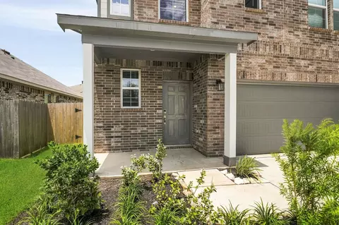 Exterior - 302 Amy St, Angleton, TX 77515 photo 2 of 3