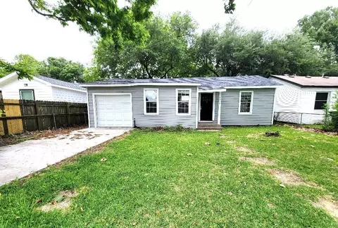 6614 Park Ave, Texas City, TX 77591