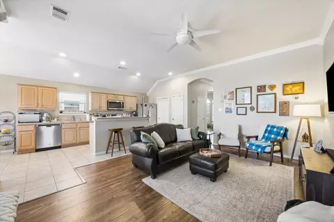 Living - 608 Brad Ct, Webster, TX 77598 photo 2 of 2
