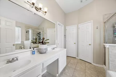 Bath - 608 Brad Ct, Webster, TX 77598 photo 1 of 3
