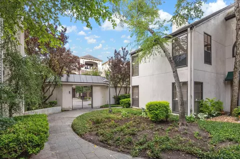 5082 Augusta St, Houston, TX 77007