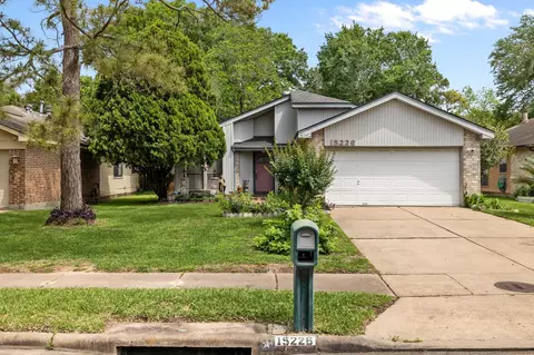 15226 Loma Paseo Dr, Houston, TX 77083