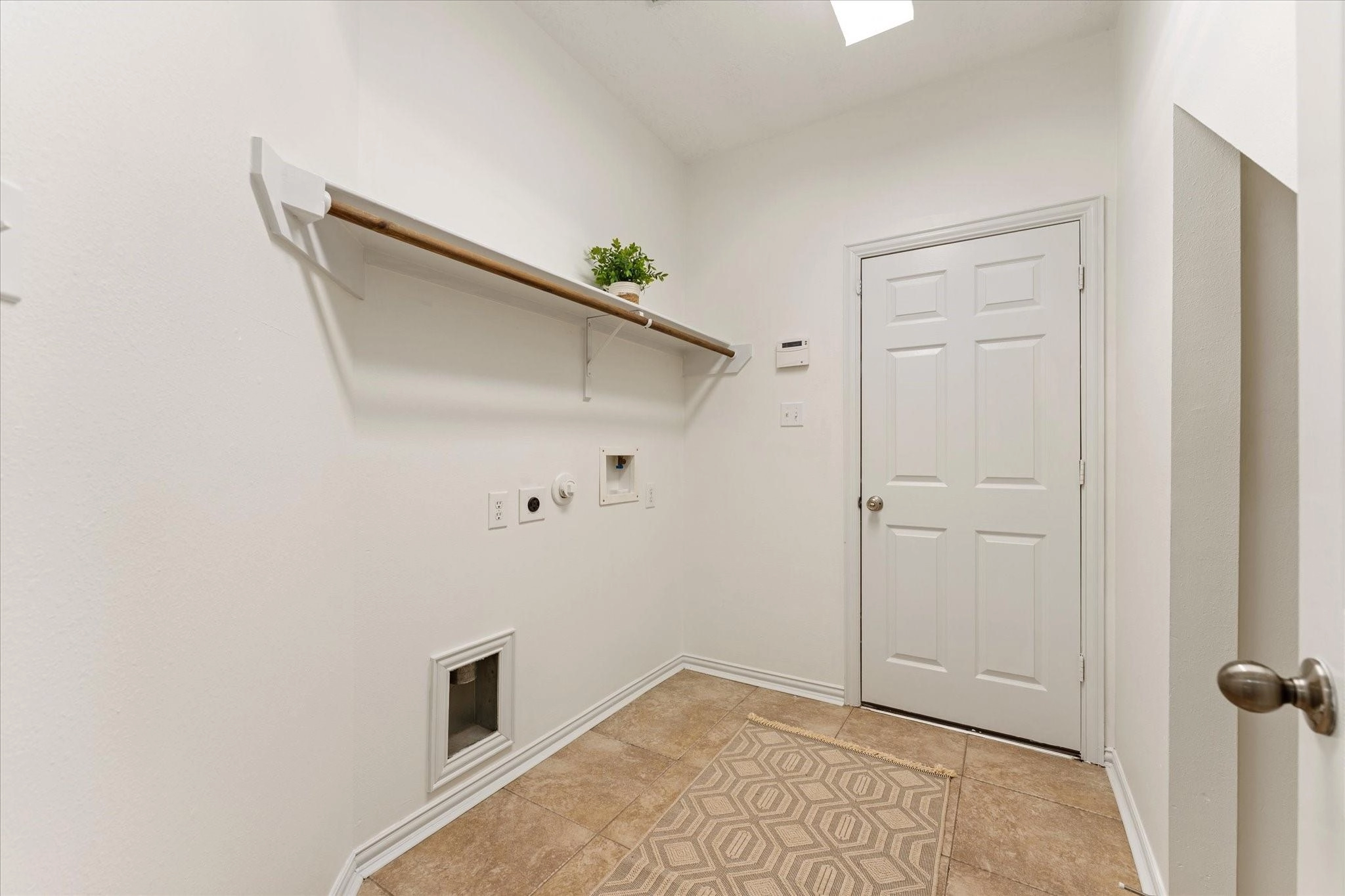 1726 Summergate Dr, Conroe, TX 77304 photo 8