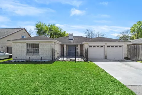 12811 Club Ln, Houston, TX 77099