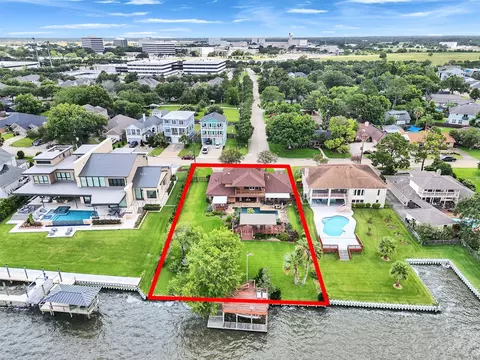 2434 Baycrest Dr, Houston, TX 77058