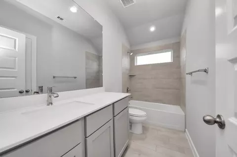 Bath - 24607 Broad Park Ct, Spring, TX 77373 photo 1 of 4