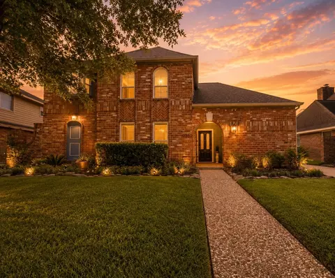 12511 Meadow Lake Dr, Houston, TX 77077
