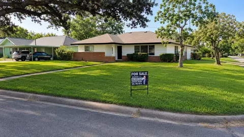 6602 Reed Rd, Houston, TX 77087