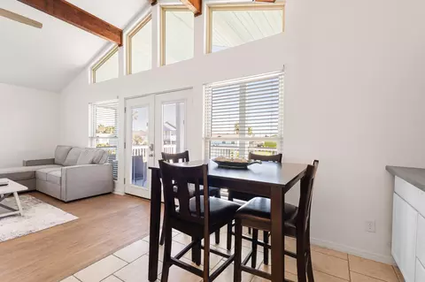 4014 Kent Dr, Galveston, TX 77554