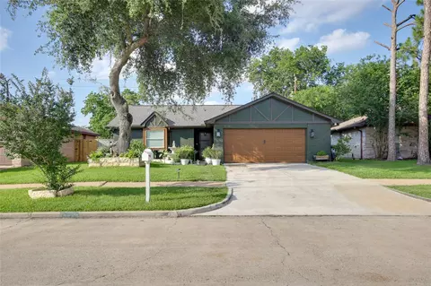 14006 Towneway Dr, Sugar Land, TX 77498