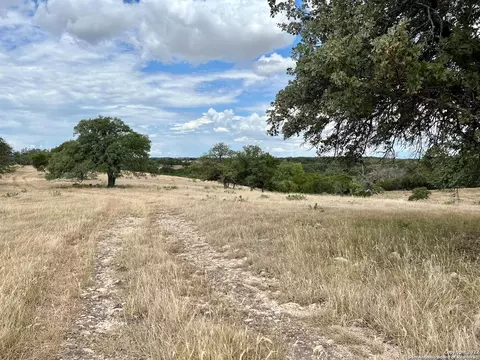 125 Loma Vista Rnch, Kerrville, TX 78028