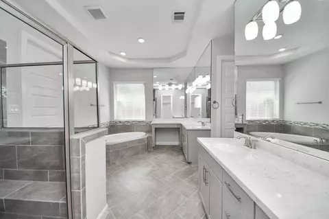 Bath - 4035 Ashland Woods Dr, Spring, TX 77386 photo 2 of 6