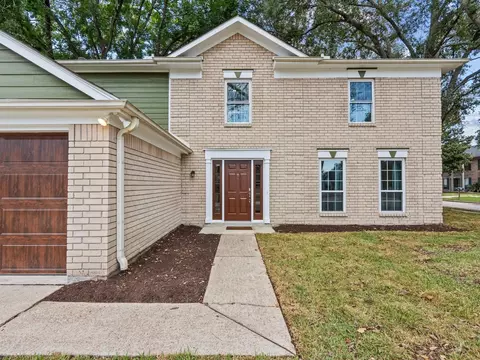 2301 Marys Creek Ct, Pearland, TX 77581