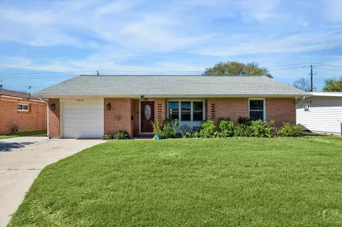 6610 Fairway Dr, Galveston, TX 77551