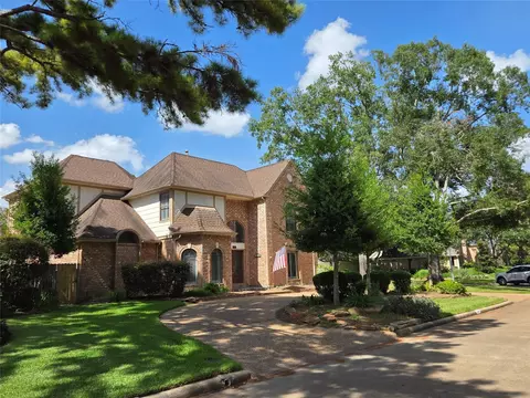 18302 Longmoor Dr, Houston, TX 77084