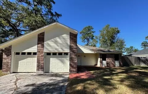 16315 Spinnaker Dr, Crosby, TX 77532
