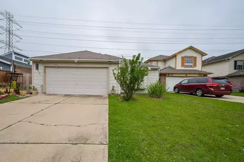 9319 Belle Park Dr, Houston, TX 77099
