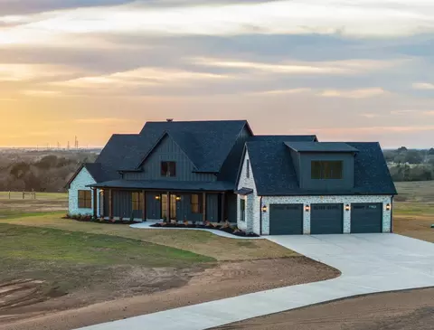 424 Pleasant Hill School Rd, Brenham, TX 77833