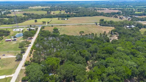 View/Area - 2805 Deer Rd, Brenham, TX 77833 photo 6 of 7