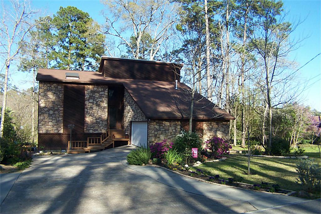 107 Hanover Ln, Conroe, TX 77304 photo 1