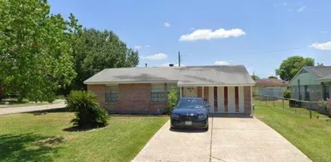 3134 Groton Dr, Houston, TX 77051