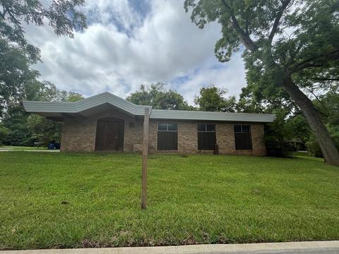 214 E Main St, San Augustine, TX 75972 photo 1