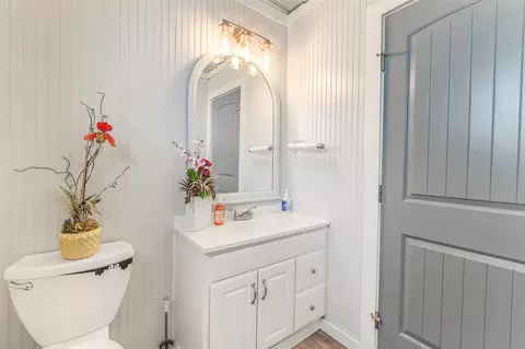 Bath - 511 W Main St, Weimar, TX 78962 photo 1 of 1