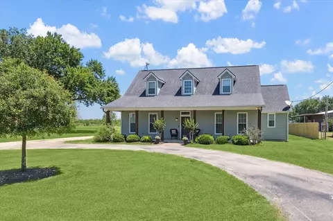 1170 Woody Ln, Sealy, TX 77474