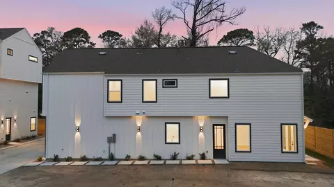 328 Janisch #C, Houston, TX 77018