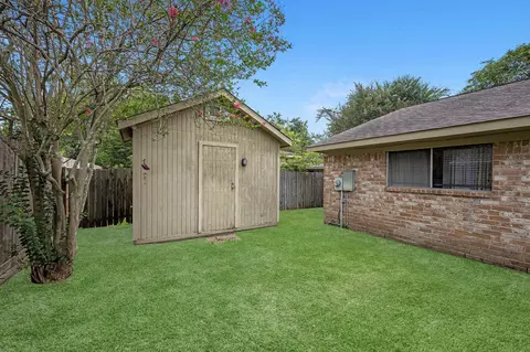 Exterior - 4718 Lost Oak Dr, Spring, TX 77388 photo 6 of 7
