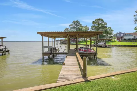 321 E Woodland Shores Dr, Point Blank, TX 77364