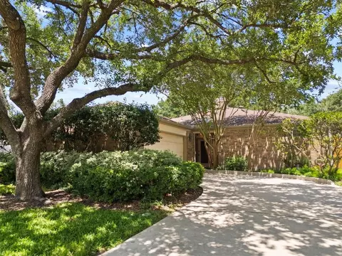 1339 Beaujolais Ln, Houston, TX 77077