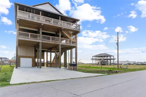 897 S Crystal Beach Rd, Crystal Beach, TX 77650
