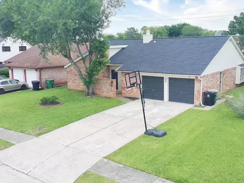 16419 Lost Quail Dr, Missouri City, TX 77489