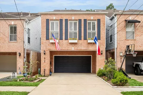 911 Birdsall St, Houston, TX 77007