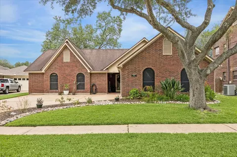 1907 Timber Creek Dr, Pearland, TX 77581