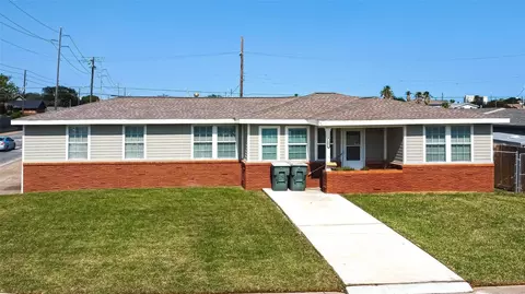 2002 Wimcrest St, Galveston, TX 77551