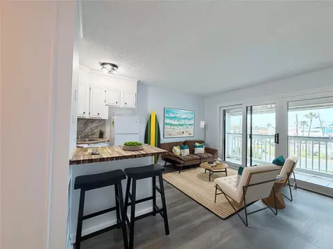 6102 Seawall Blvd #213, Galveston, TX 77551