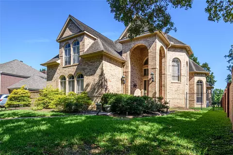 4002 Colony Oaks Dr, Sugar Land, TX 77479