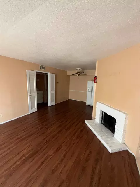 6200 W Tidwell Rd #1704, Houston, TX 77092