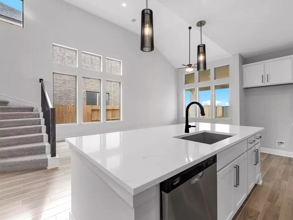 Kitchen - 26105 N Skylight Brook Cir, Montgomery, TX 77316 photo 3 of 4