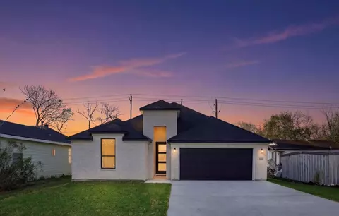 9428 Carlow Ln, La Porte, TX 77571