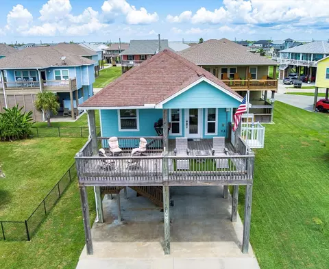 1987 Matt Dr, Crystal Beach, TX 77650