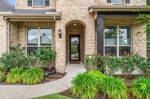 Exterior - 1053 Bat Hawk Ct, Conroe, TX 77385 photo 3 of 7