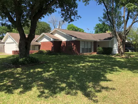 7703 Glenbrae St, Houston, TX 77061