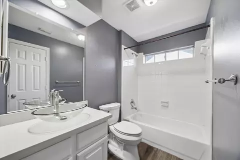 Bath - 4707 Stackstone Ln, Katy, TX 77450 photo 3 of 6