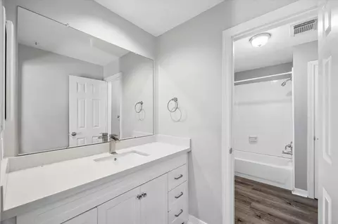 Bath - 4707 Stackstone Ln, Katy, TX 77450 photo 4 of 6