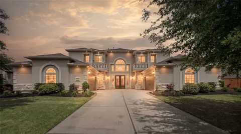10611 N Sunrise Shores Ln, Cypress, TX 77433