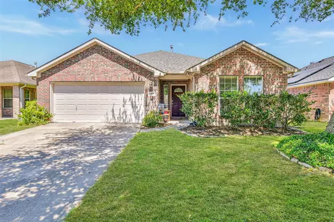 383 Ward Ln, Alvin, TX 77511