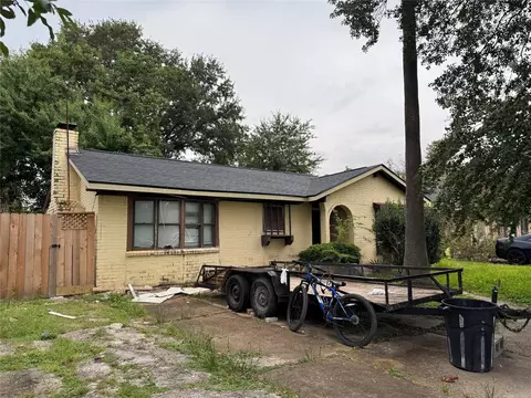 17211 Blairwood Dr, Houston, TX 77049